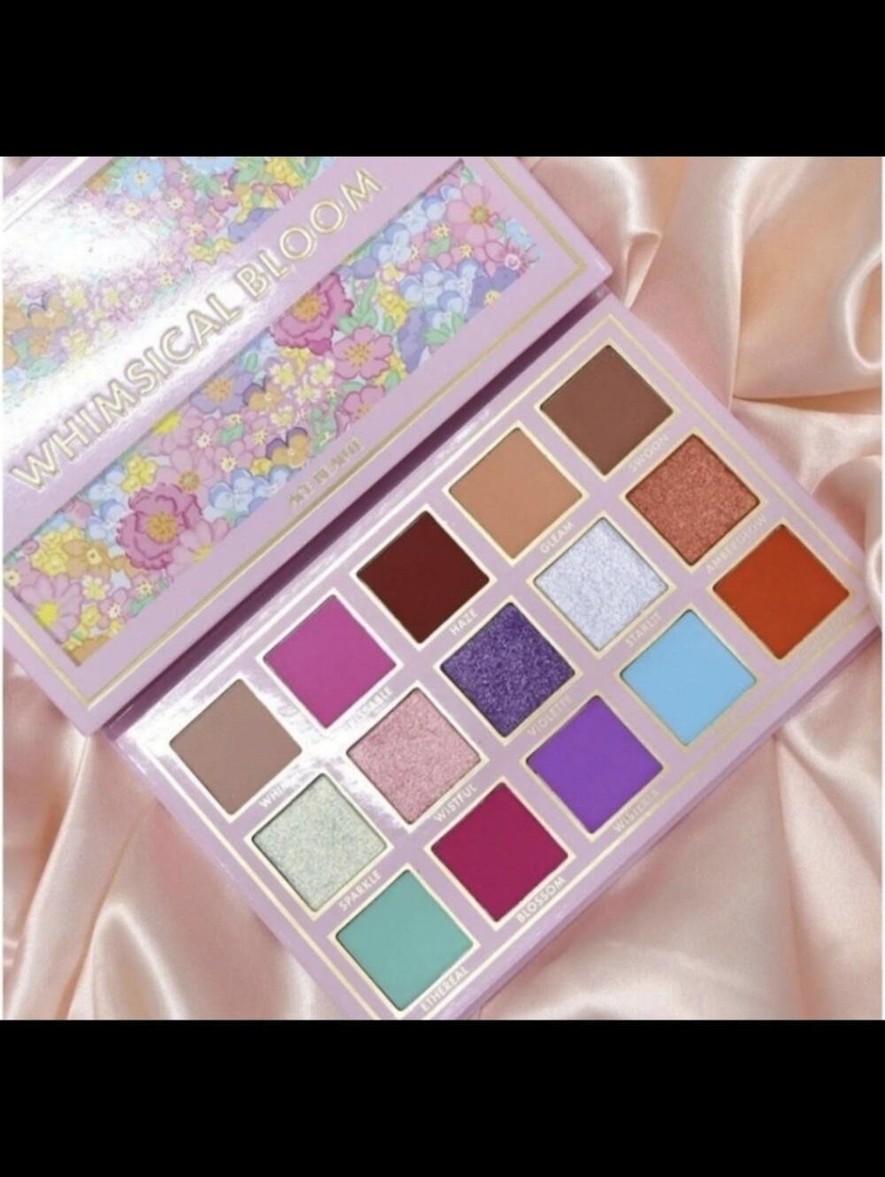 NWT Ace Beauté Whimsical Bloom 15 Color Eyeshadow Palette W/Free Makeup Bags
